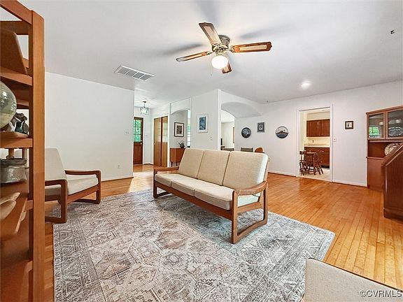 4th image of 114 Haynes Dr