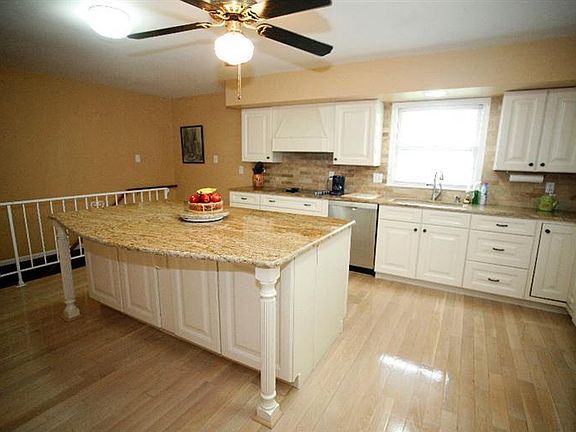 3rd image of 1516 Cantrill Dr