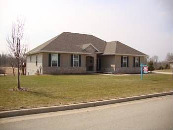 1st image of 208 Honeysuckle Dr
