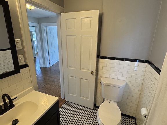 3rd image of 310 Yeardley Ave