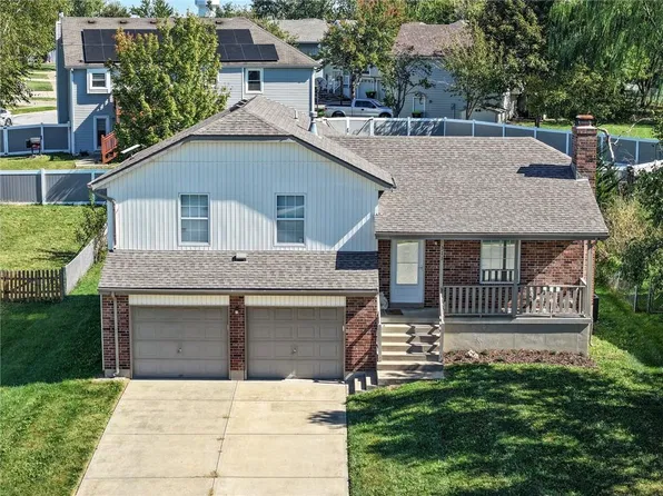 311 Apple Valley Pkwy, Belton, MO 64012