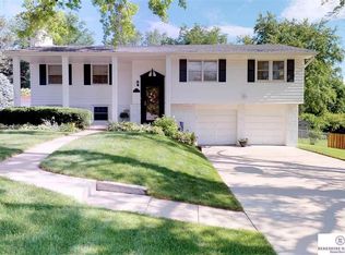 10416 Grover St, Omaha, NE 68124