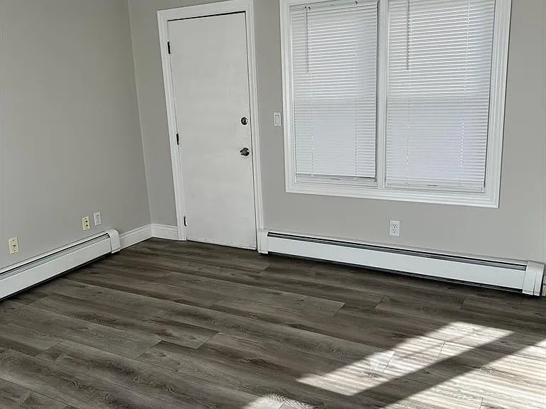 3185 Buckingham Ave — Photo 2