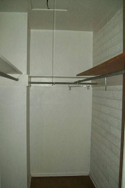 2nd image of 1033 S Farmer Ave