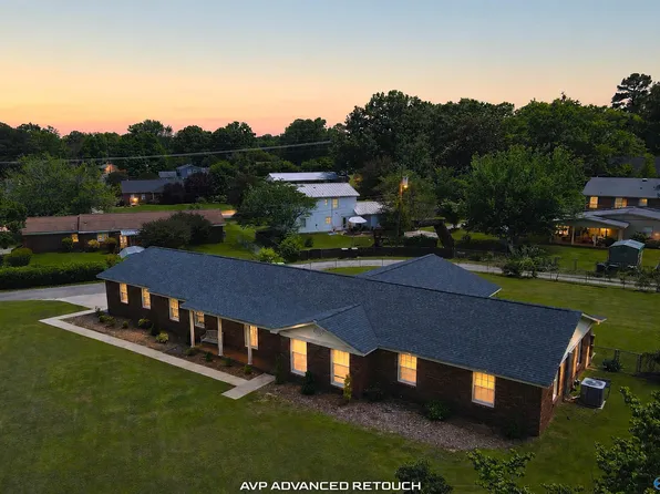 2405 College St SE, Decatur, AL 35601