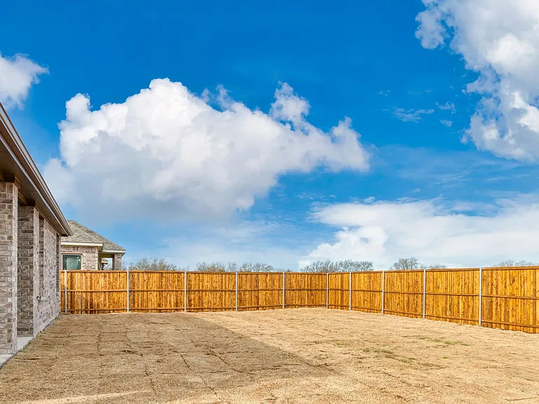 229 Tate Ln — Photo 31