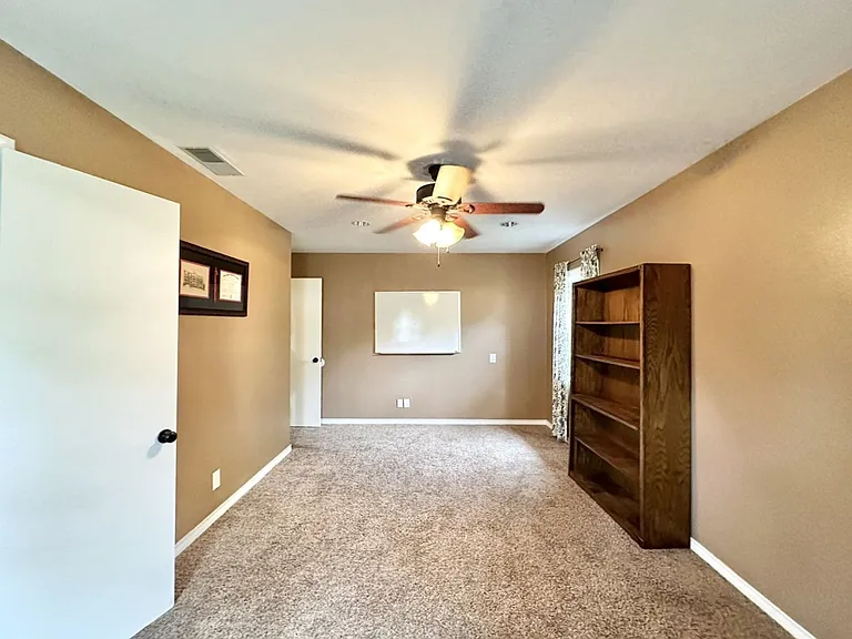 3115 Norma Ln — Photo 20
