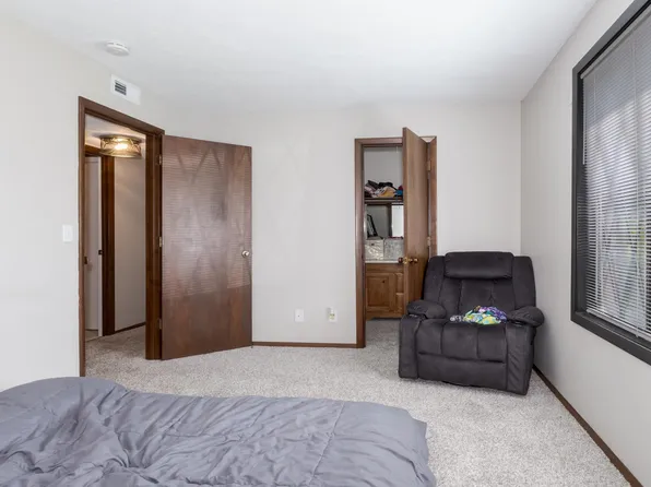 2003 Tracy Dr APT 1, Bloomington, IL 61704