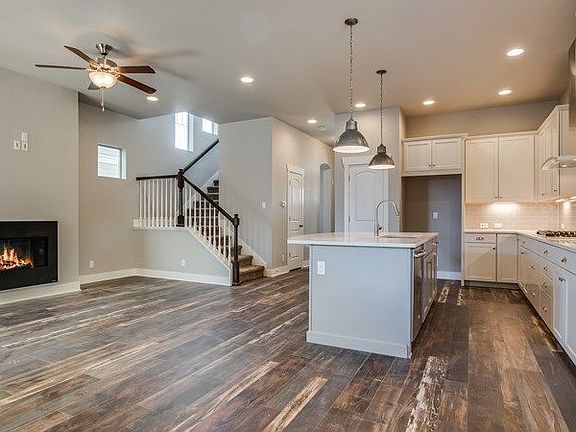 The Summit Peak - Family Room