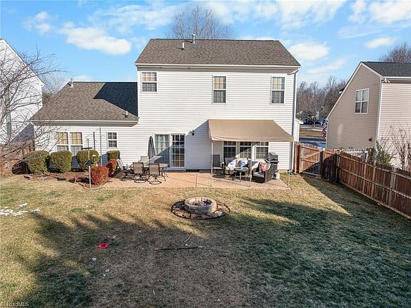 3rd image of 4236 Laurel Ridge Cir