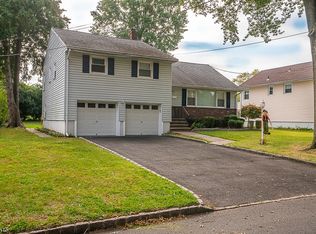 222 Denman Rd, Cranford, NJ 07016