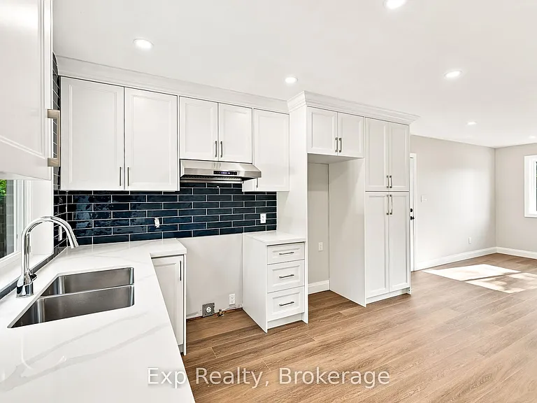 372 Major St #B — Photo 14
