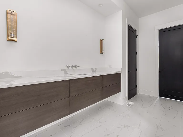 10119 Laurier Ln — Photo 40