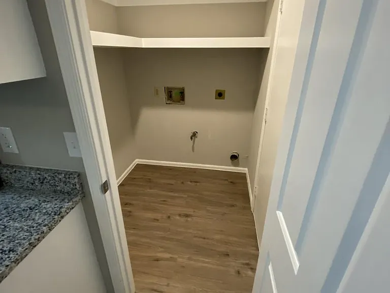 1105 Montclair Dr — Photo 5