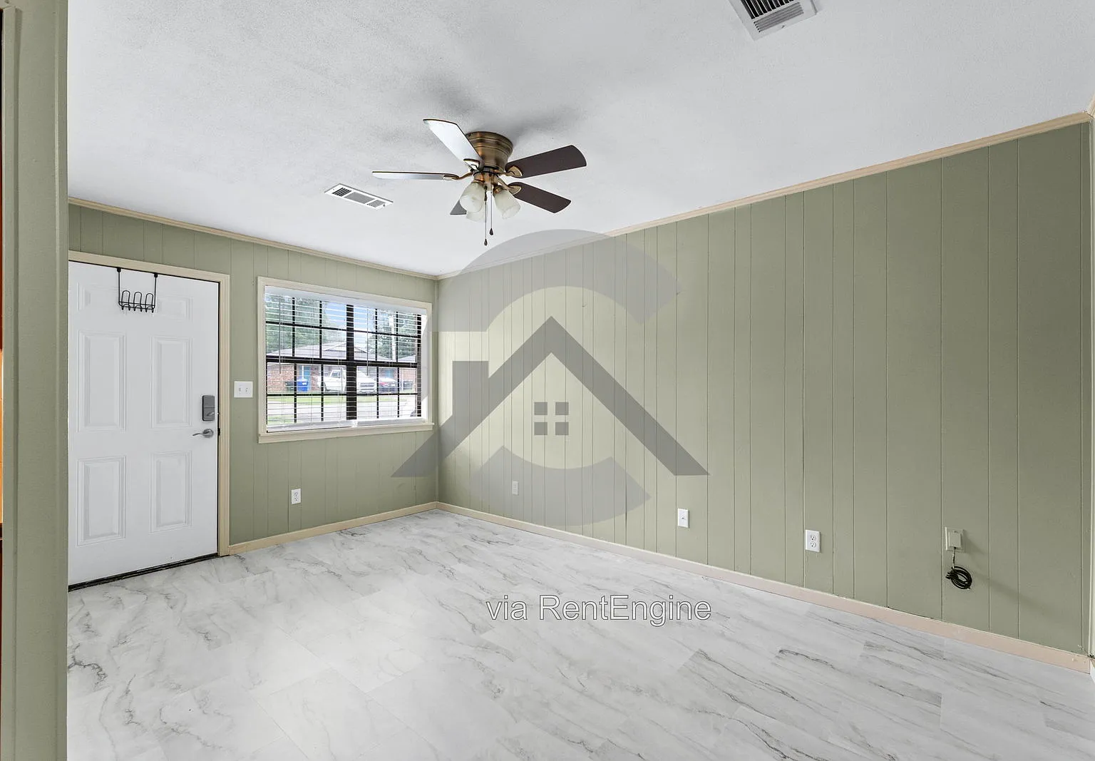2 bed, 1.0 bath, 779 sqft, $1,100 — Photo 3