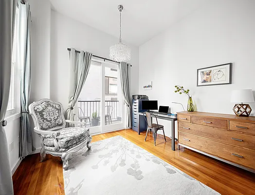 Sold by Compass | media 10