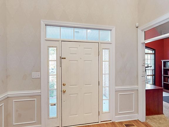 2nd image of 104 Portico Dr