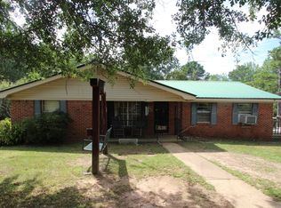 8733 Fairview Banner Rd, Golden, MS 38847