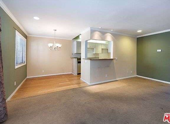 4th image of 21529 Saticoy St APT 107