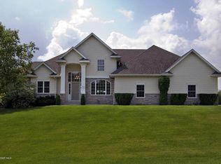 756 Zumbro Oaks Ln NW, Oronoco, MN 55960