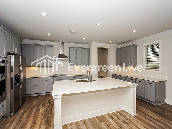 4th image of 108 Brooke Forest Ct
