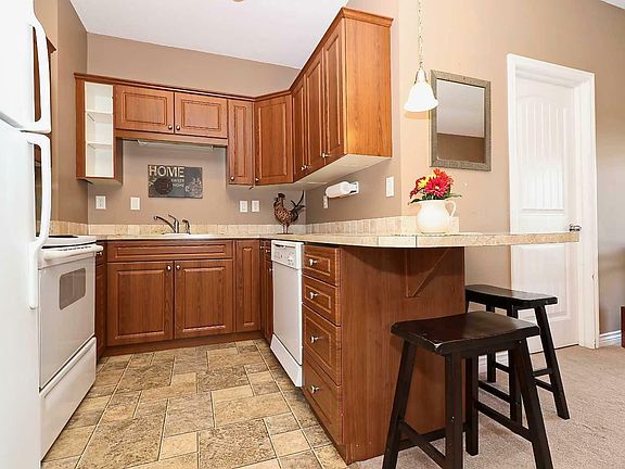 5th image of 205 Lakeland Dr Unit 205