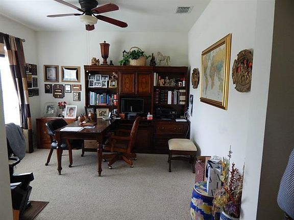 5th image of 823 Luxor Ct