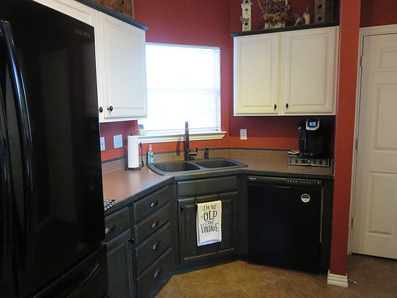 Open and bright kitchen