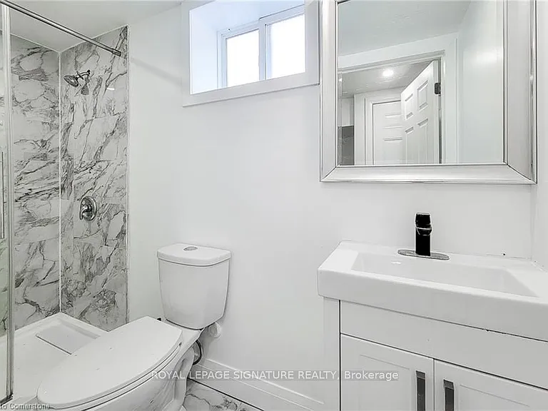 265 W 19th St — Photo 12