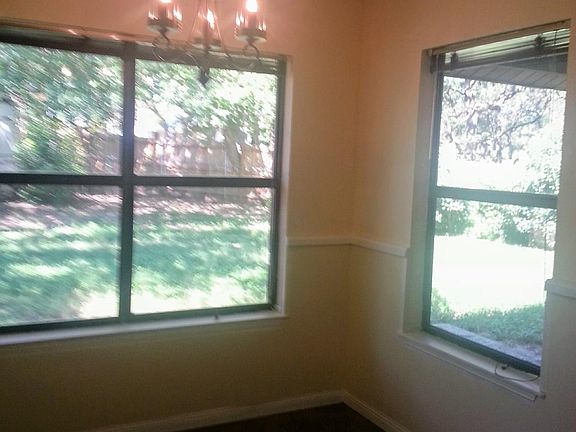 4th image of 102 Cristol Dr