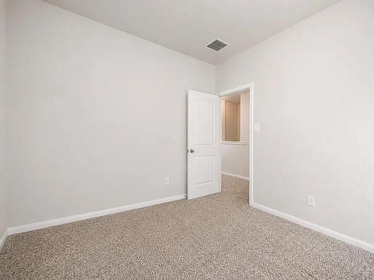 24811 Landolfi Dr — Photo 9