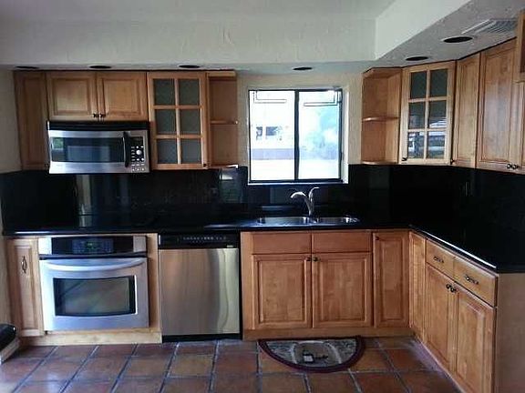 2nd image of 20429 NE 10th Ct
