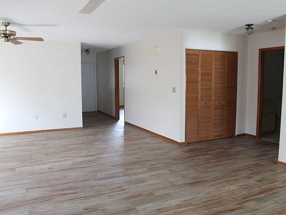 4th image of 4 Woodlands Cir