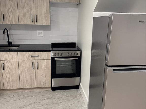 4th image of 2287 Loring Pl N APT 3A