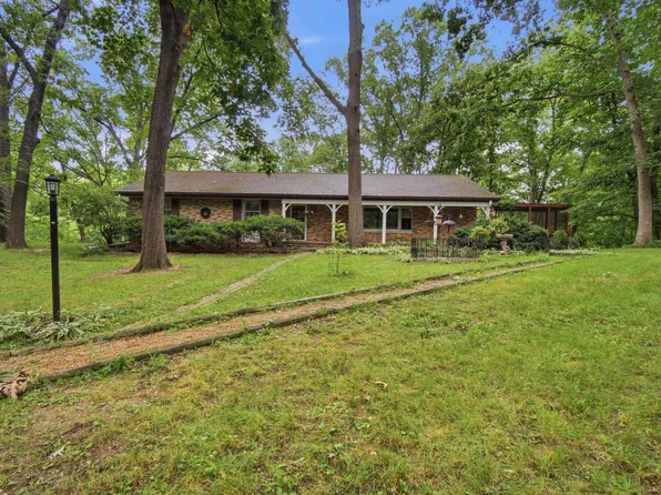 1236 N Hickory Ln, East Peoria, IL 61611