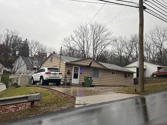 3rd image of 1349 Grove Rd