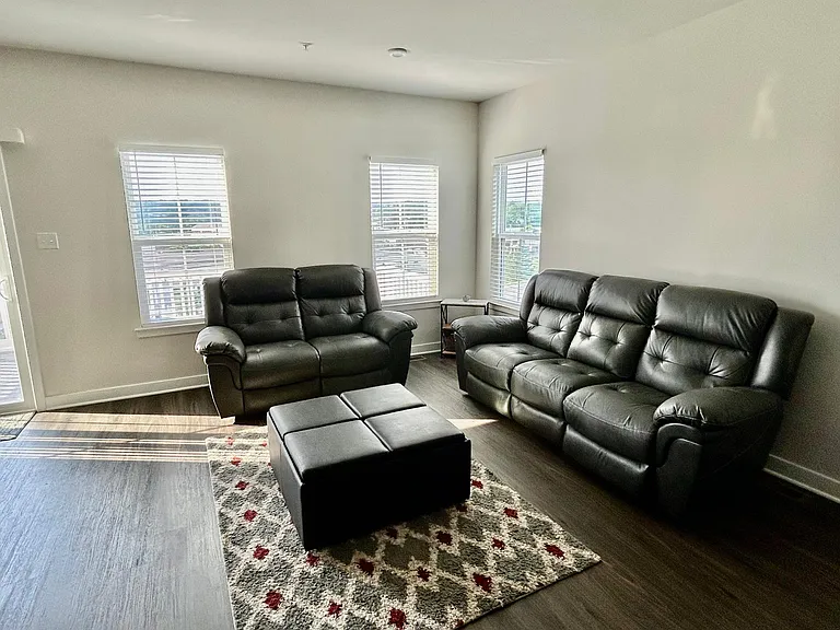 210 Chase Dr — Photo 10