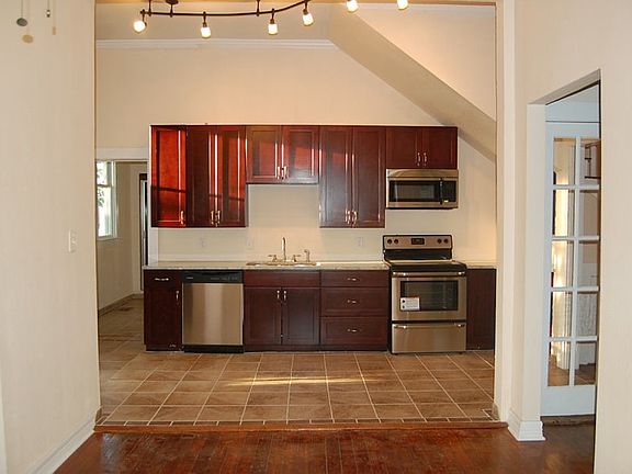 4th image of 207 Gresham St