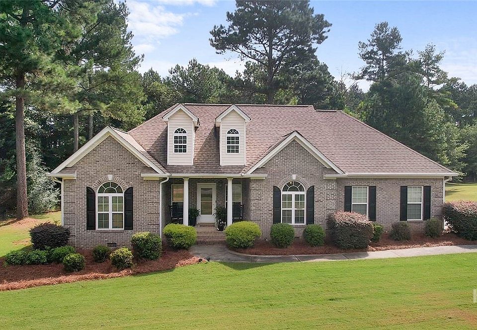 1st image of 221 Creekside Drive