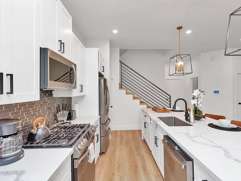 5308 Denmark St — Photo 14