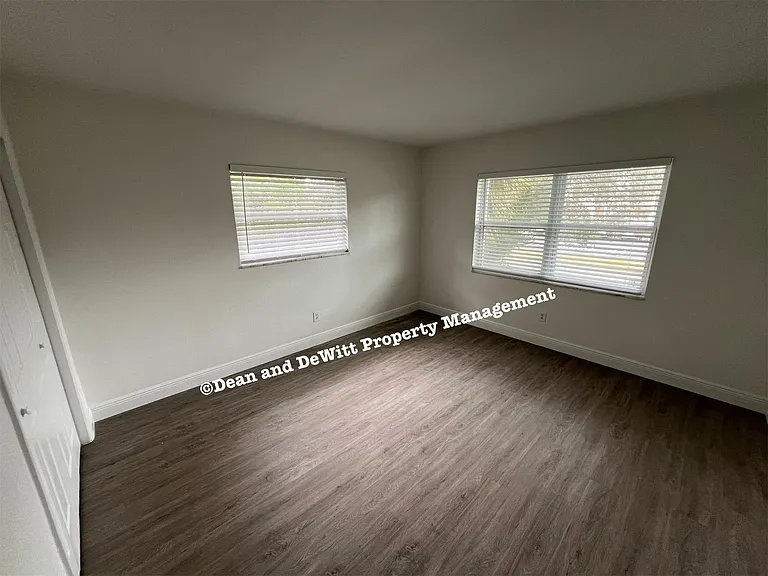 5860 37th Ave N #10 — Photo 11