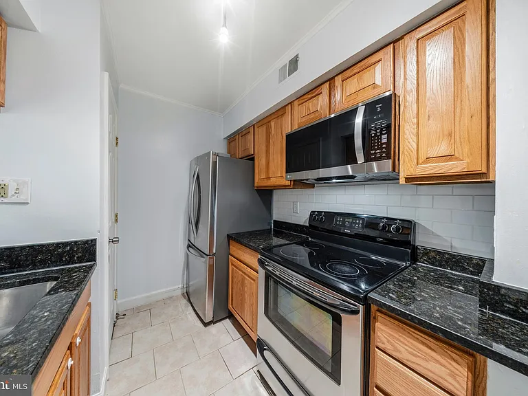 8511 Barrington Ct #S — Photo 17