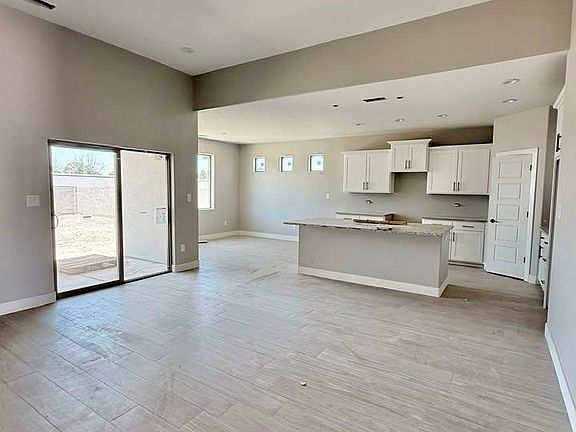 4th image of 704 Ruby St