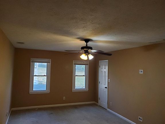 2nd image of 4382 Vineyard Trl