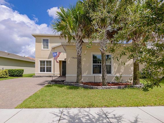 2nd image of 1333 NW Leonardo Cir
