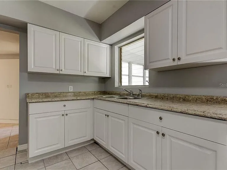 401 S Orion Ave — Photo 6