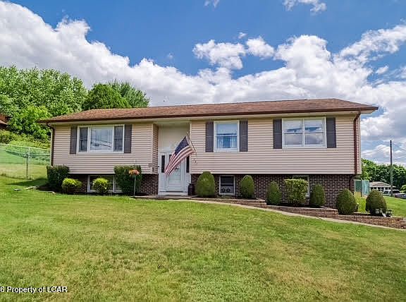 3rd image of 537 Mount Olivet Rd