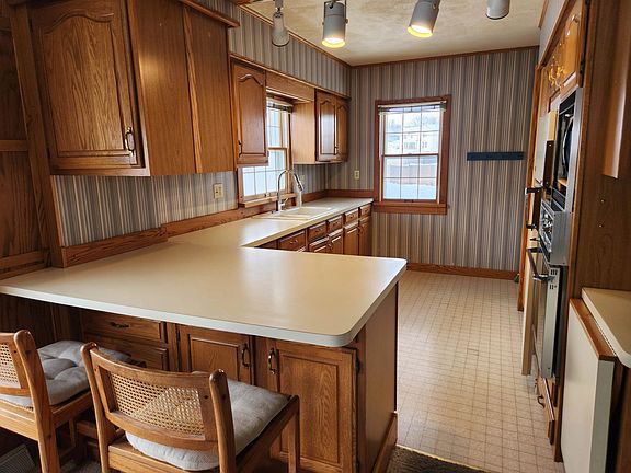 2nd image of 510 N Main St