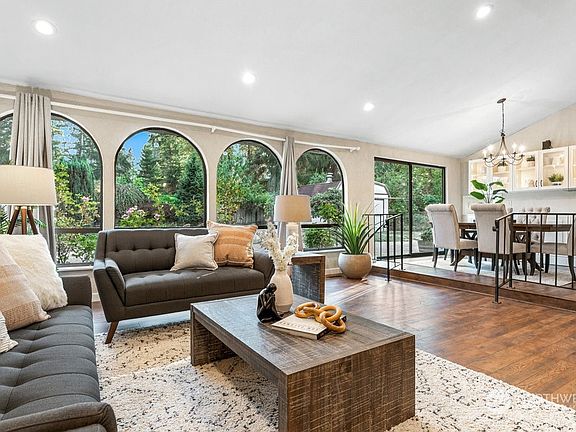 Open, spacious and bright.>