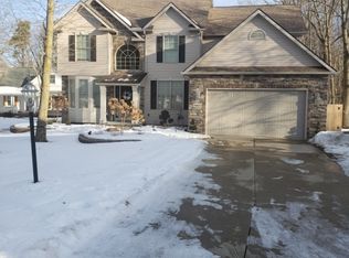 18205 Hunt Rd, Strongsville, OH 44136